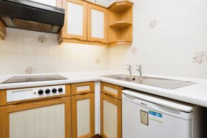 KITCHEN- click for photo gallery